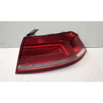 VW Passat B8 Sedan Achterlicht rechts buiten